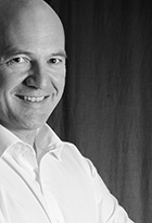 Dr. Tobias Kiefer